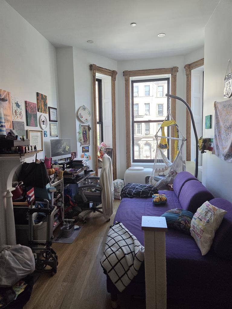 Furnished, sun-drenched 1 bedroom