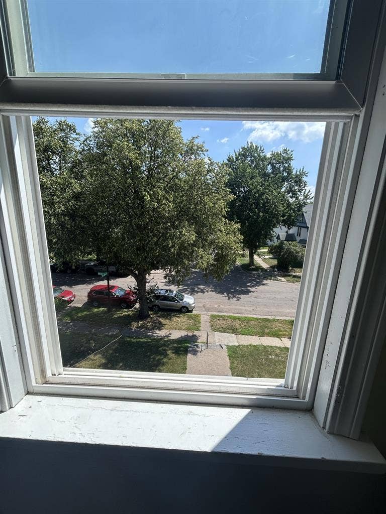 Looking for a Roommate!