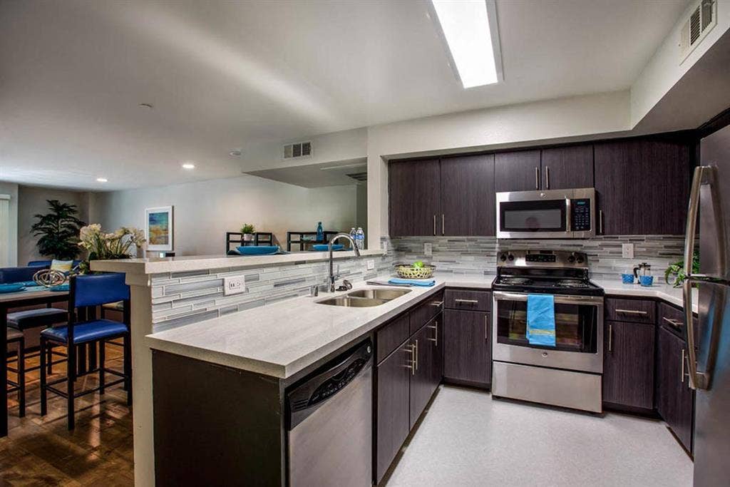 FALL QUARTER SUBLEASE!