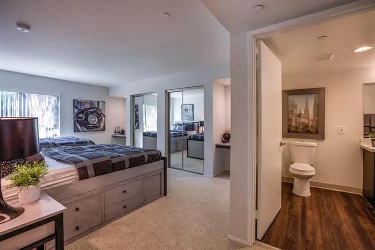 FALL QUARTER SUBLEASE!