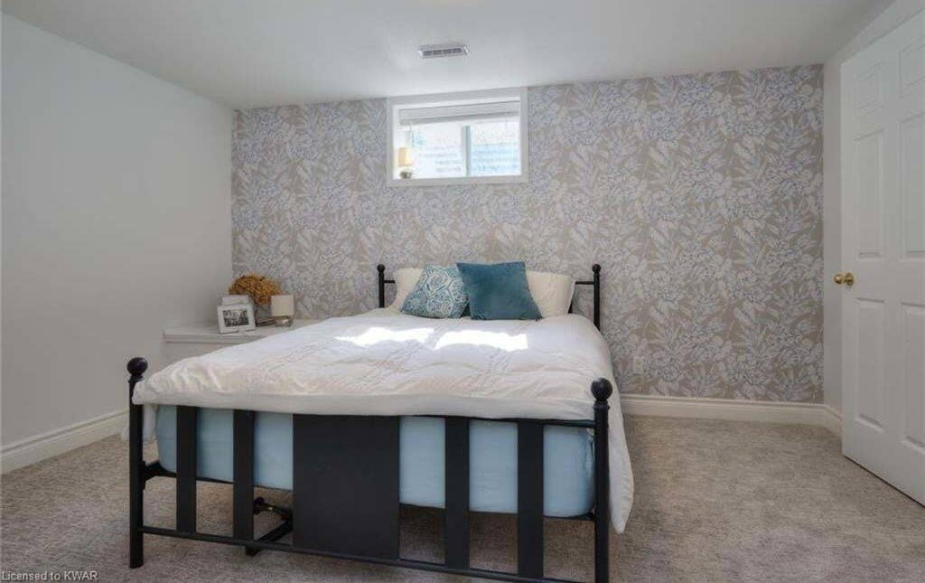 1 room available + private bathroom