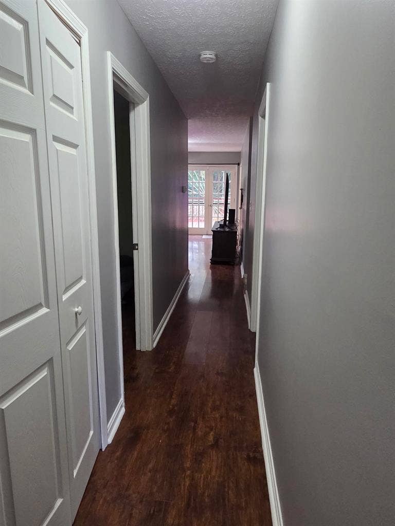 Room Available. 3bed/2 bath house
