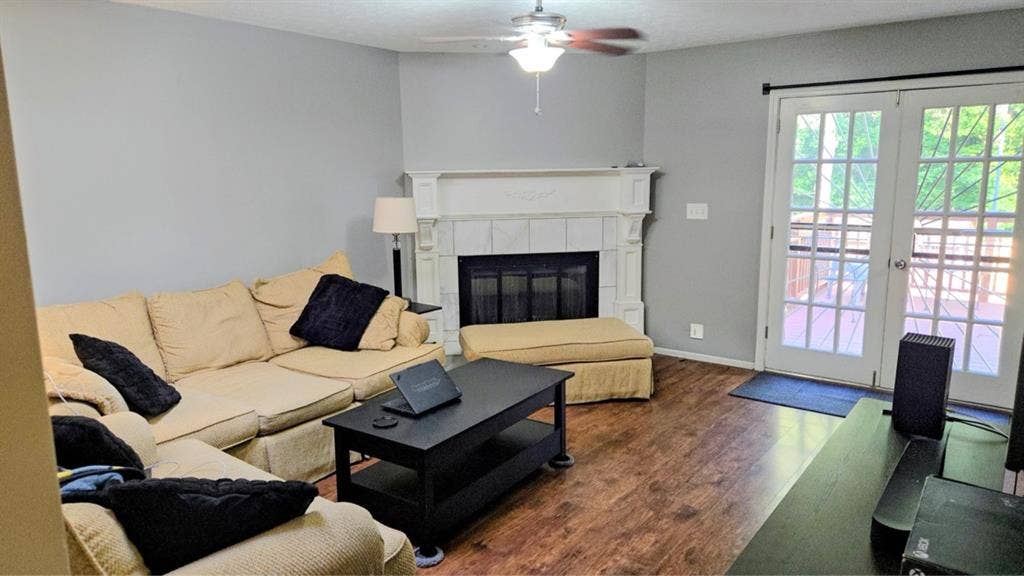 Room Available. 3bed/2 bath house