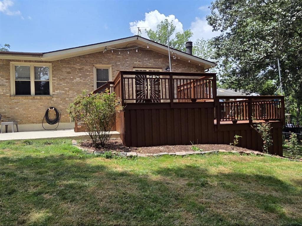 Room Available. 3bed/2 bath house