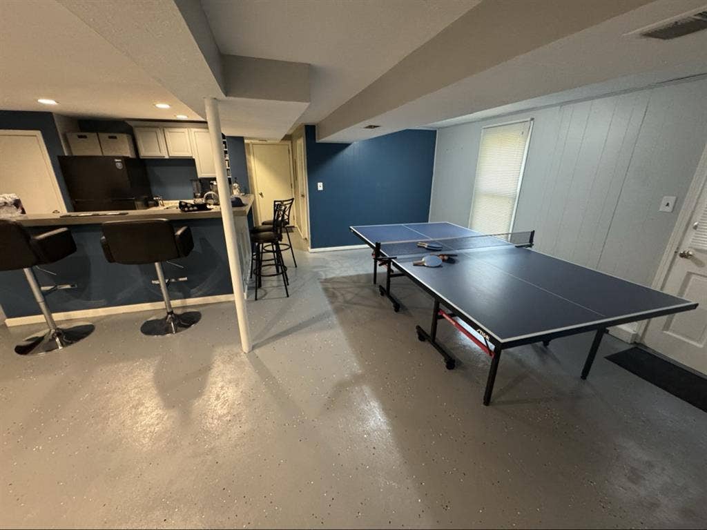 Room Available. 3bed/2 bath house