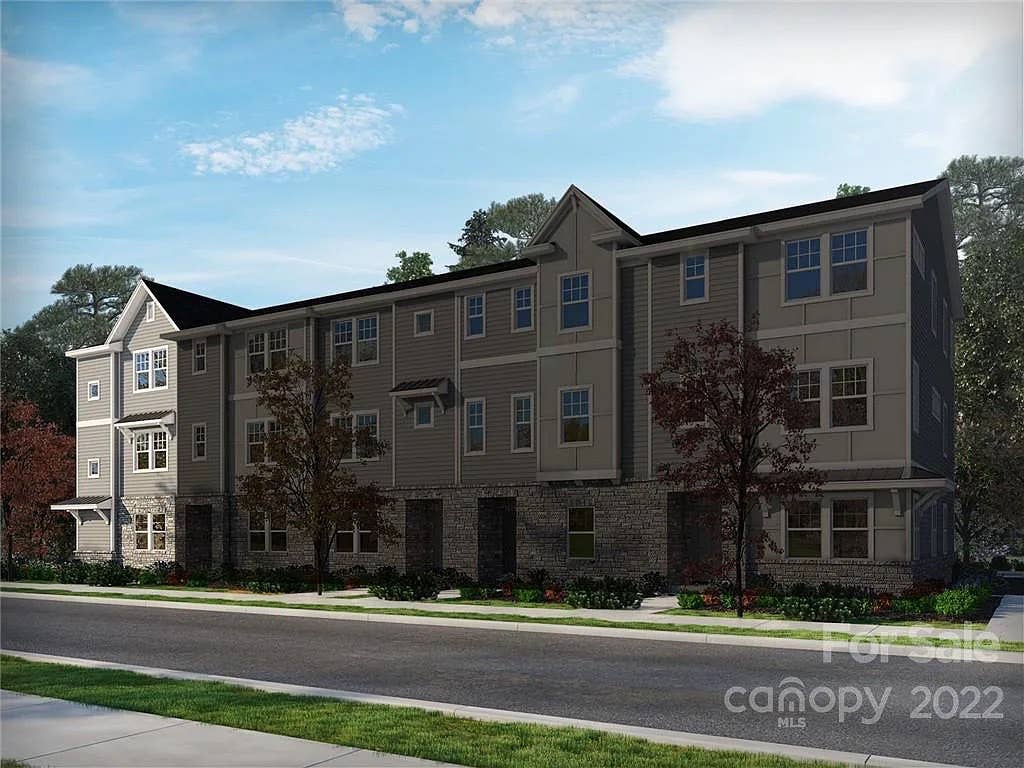 4 BR in Charlotte