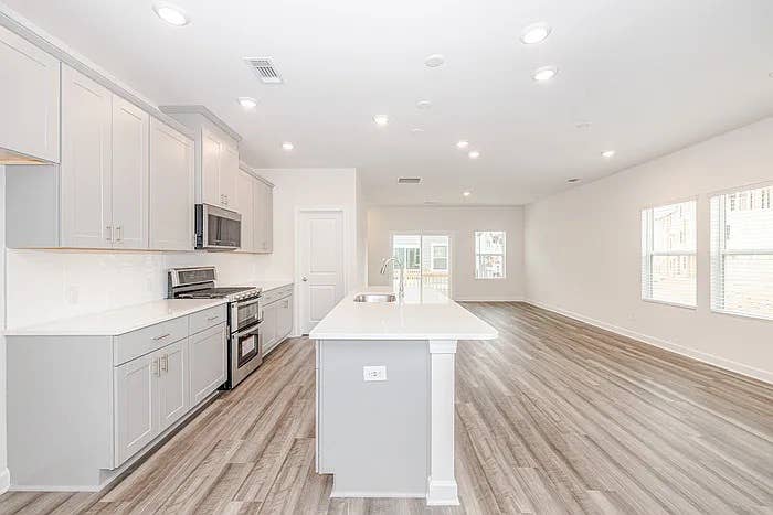 4 BR in Charlotte