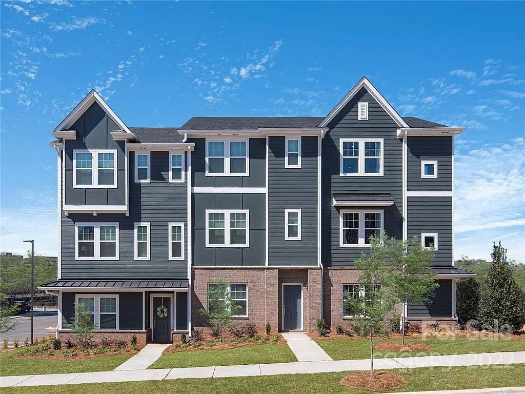 4 BR in Charlotte