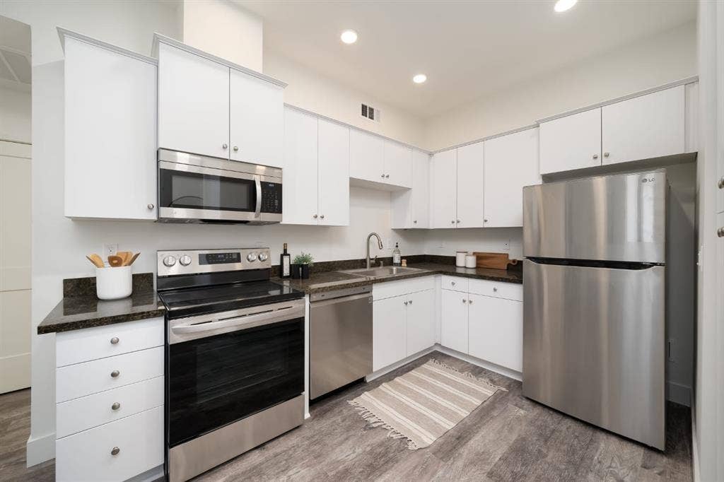1-bedroom apartment lease takeover