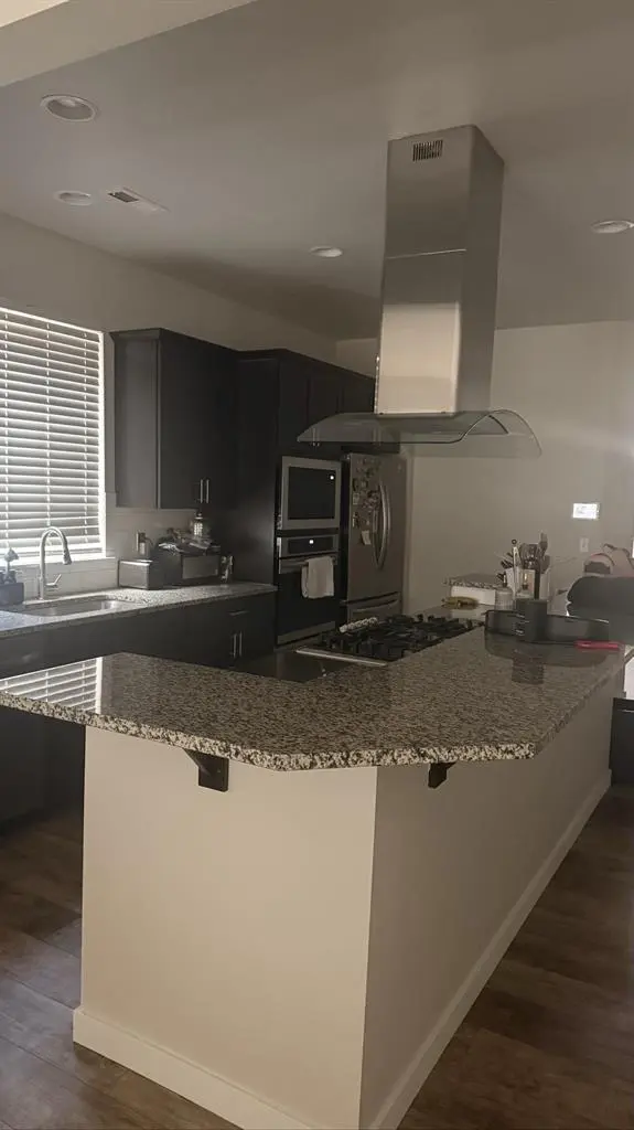 Female roommate needed
