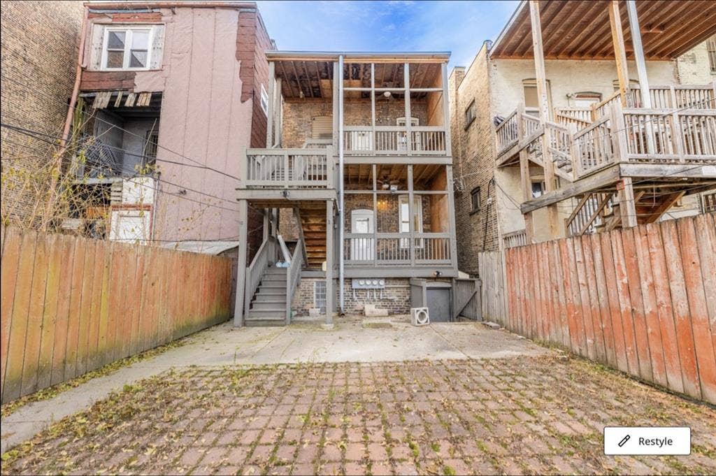 Seeking 2 female roommates for 3B1B