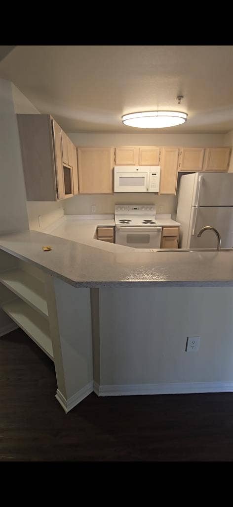 Need roommate for Single room