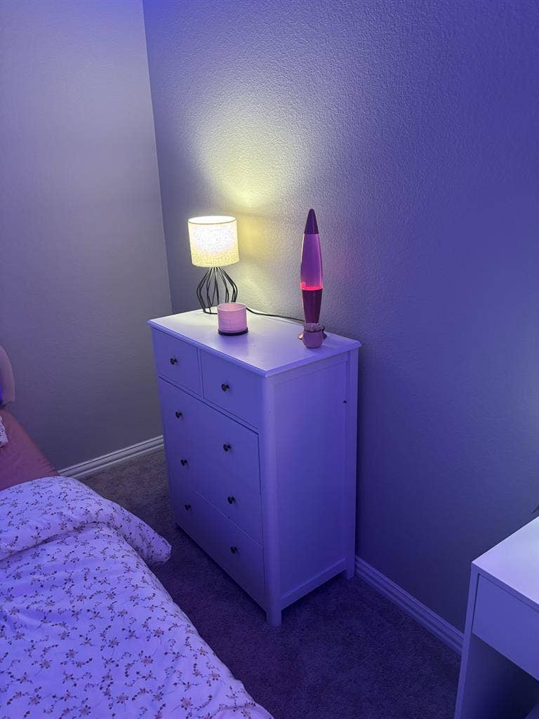 Room for rent and neighborhood pool