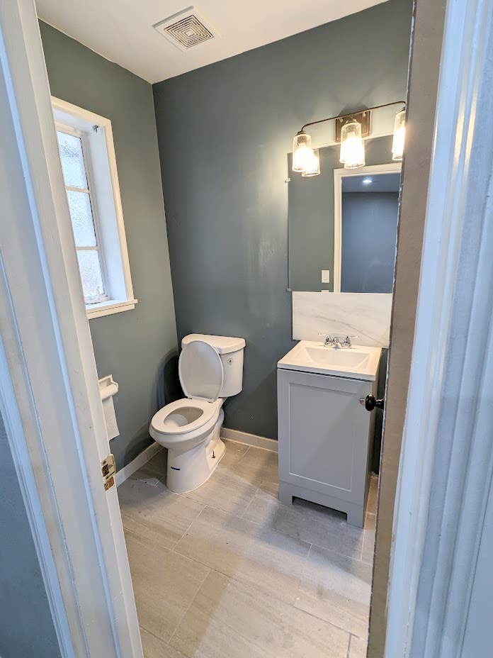 Nice room with Private bathroom