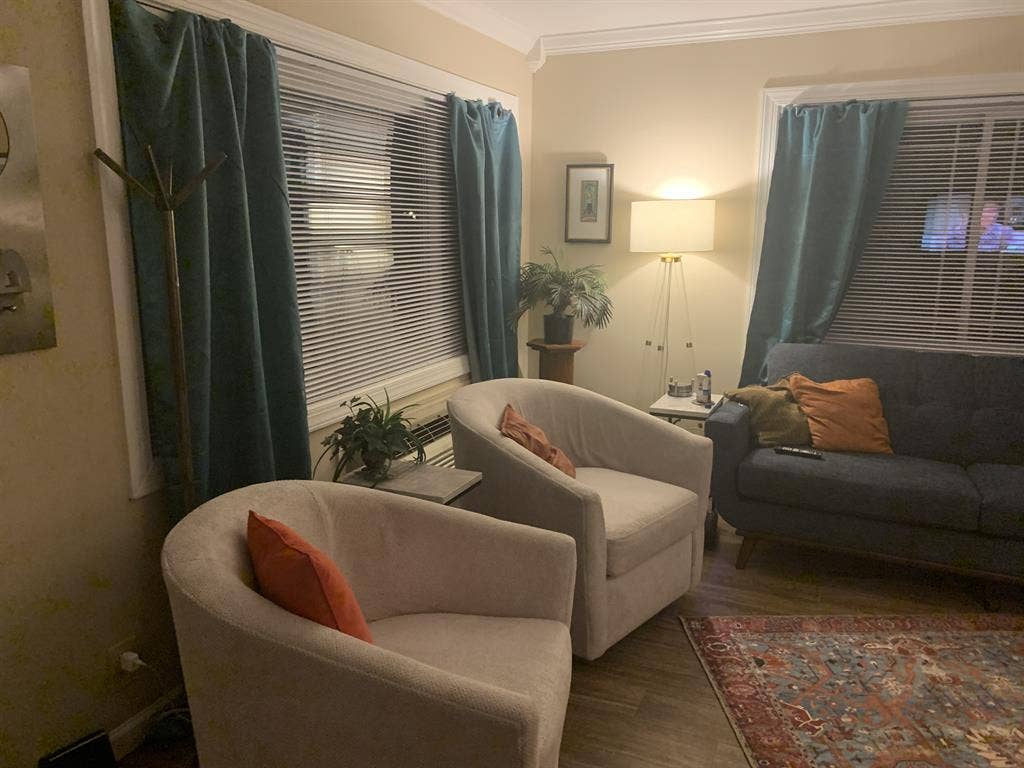 Roommate out! Need a good guy!
