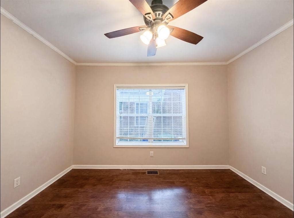 A 2 bedroom 1.5 bathroom house
