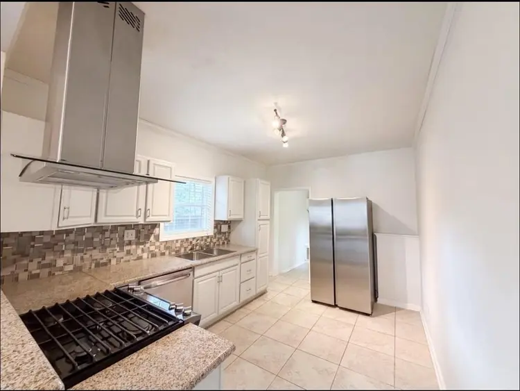 A 2 bedroom 1.5 bathroom house