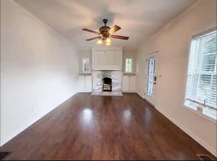 A 2 bedroom 1.5 bathroom house