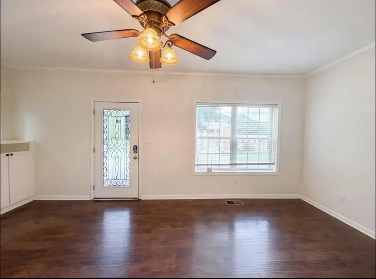 A 2 bedroom 1.5 bathroom house