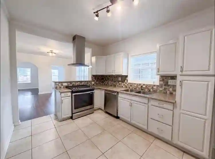 A 2 bedroom 1.5 bathroom house