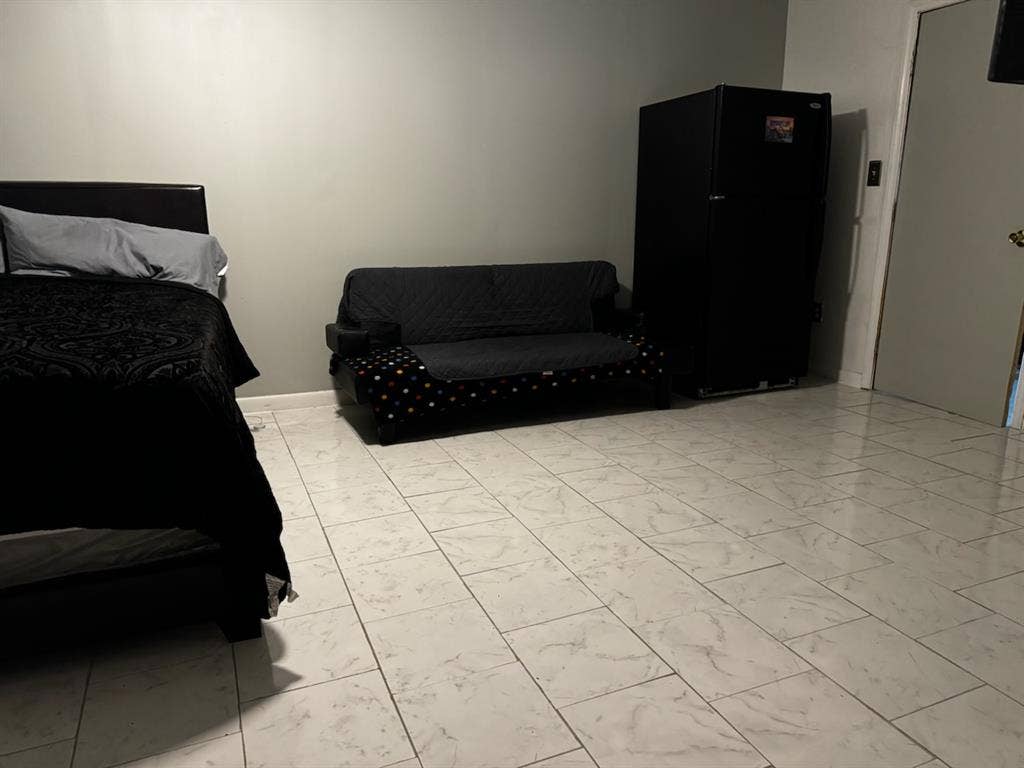 2 Lg Rooms personal full size frig