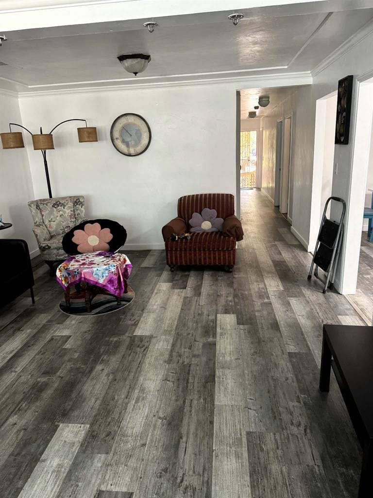 Substance-free Clean and quiet