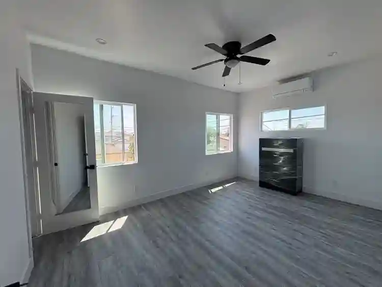 1 Furnished secured bedroom 196 sq