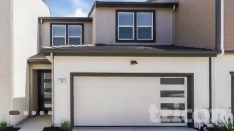Looking for reliable clean roommate