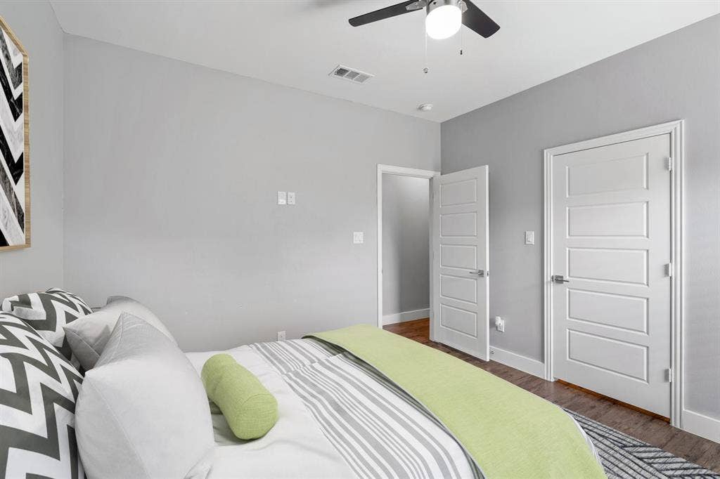 4 BR in Dallas