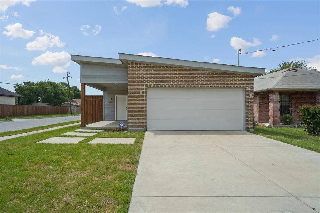 4 BR in Dallas
