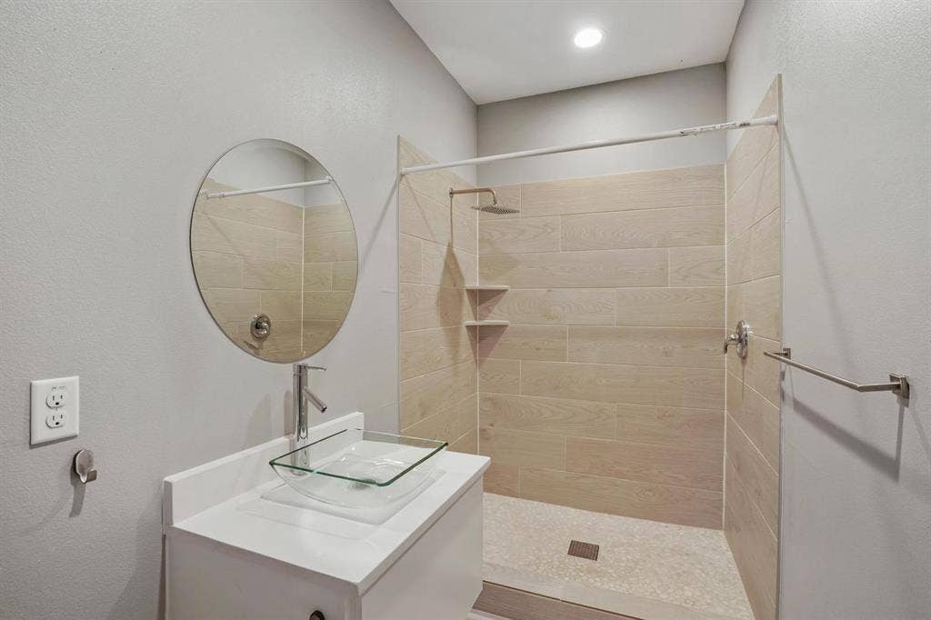 4 BR in Dallas