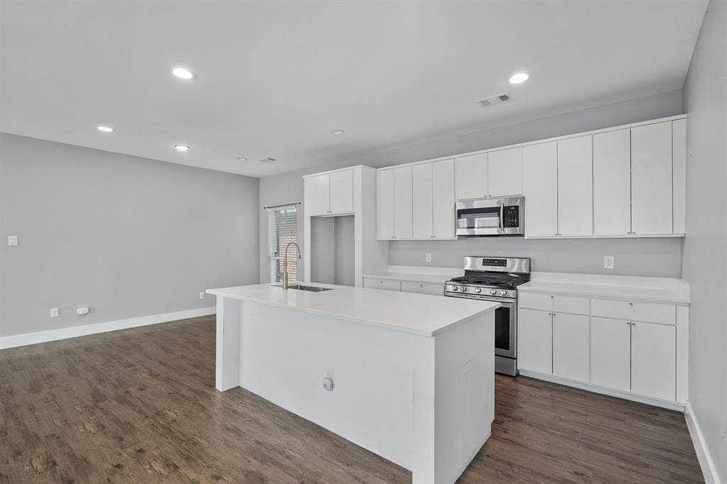 4 BR in Dallas
