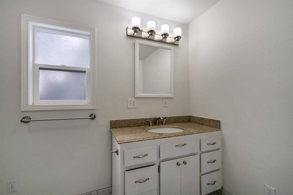 1 BR in Portland
