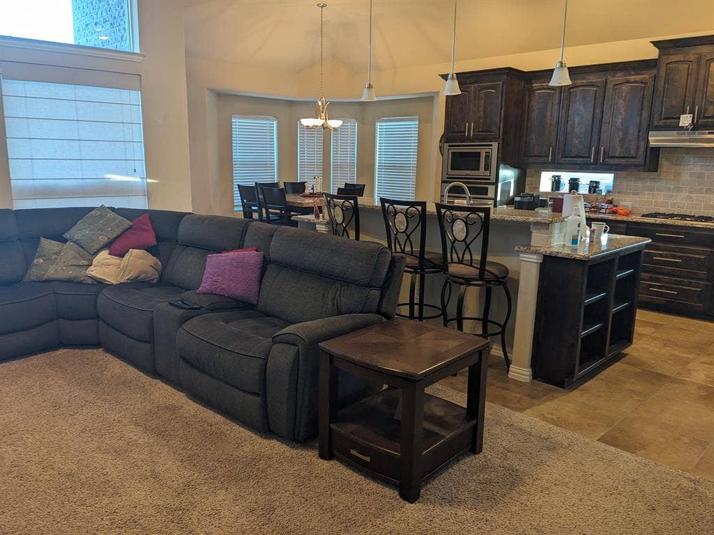 Spacious Executive Home - Women