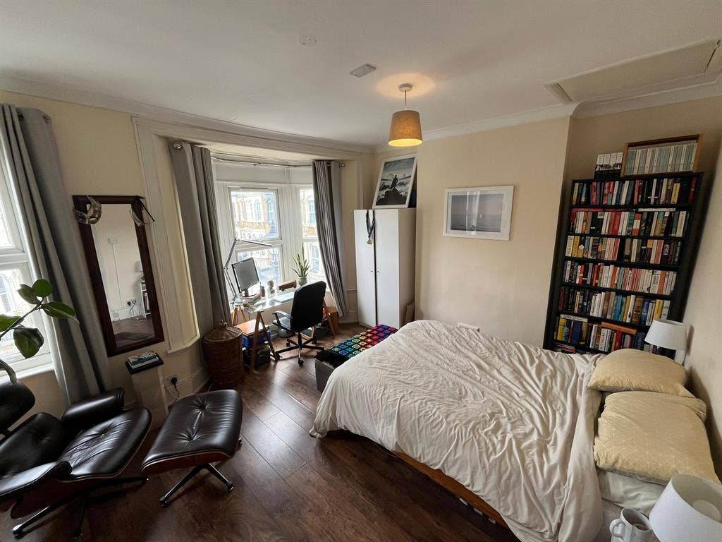 Large double room available
