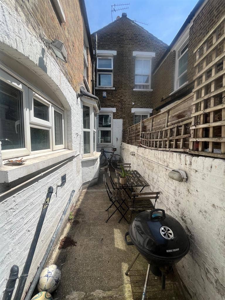 Large double room available