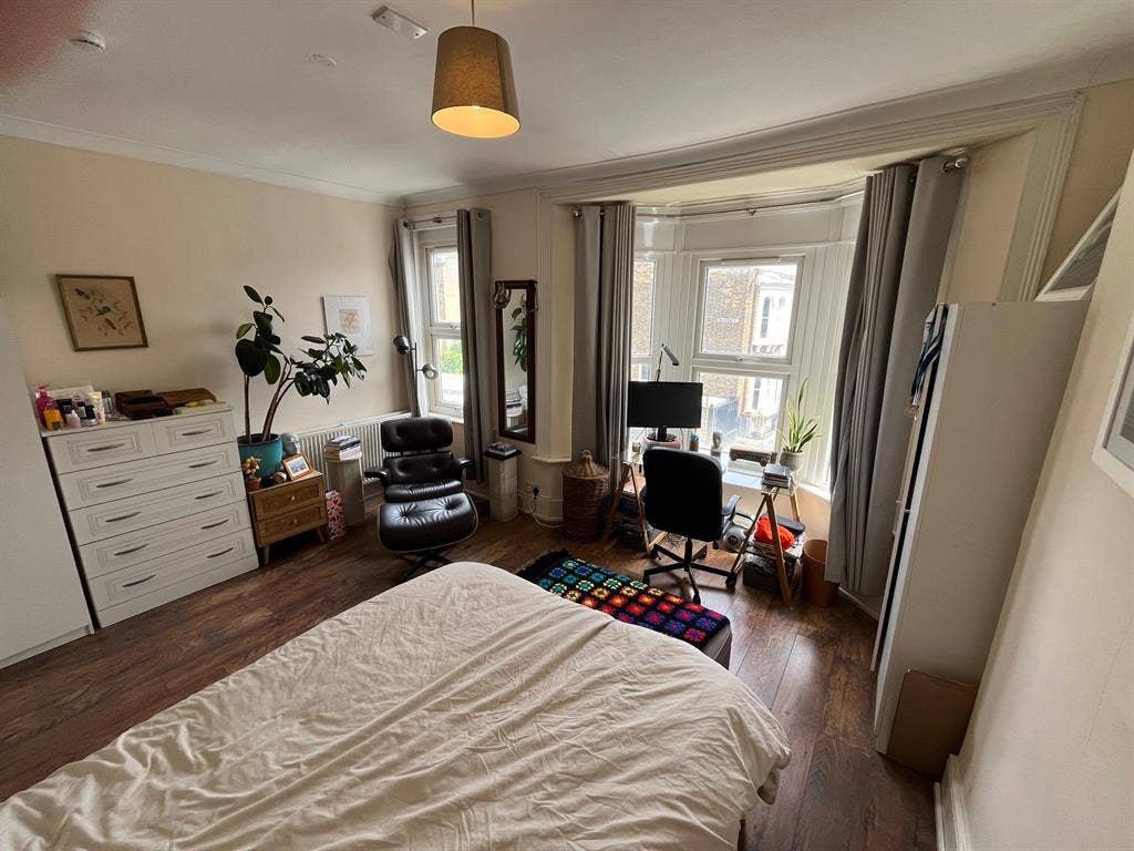 Large double room available