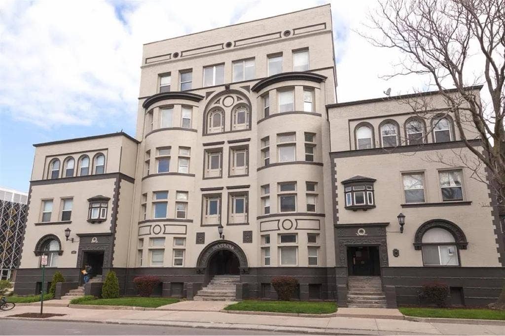 Midtown apartment needs roommate!