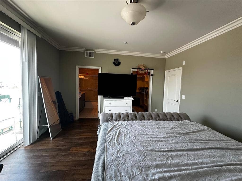 $475/wk | King Suite + Private Bath