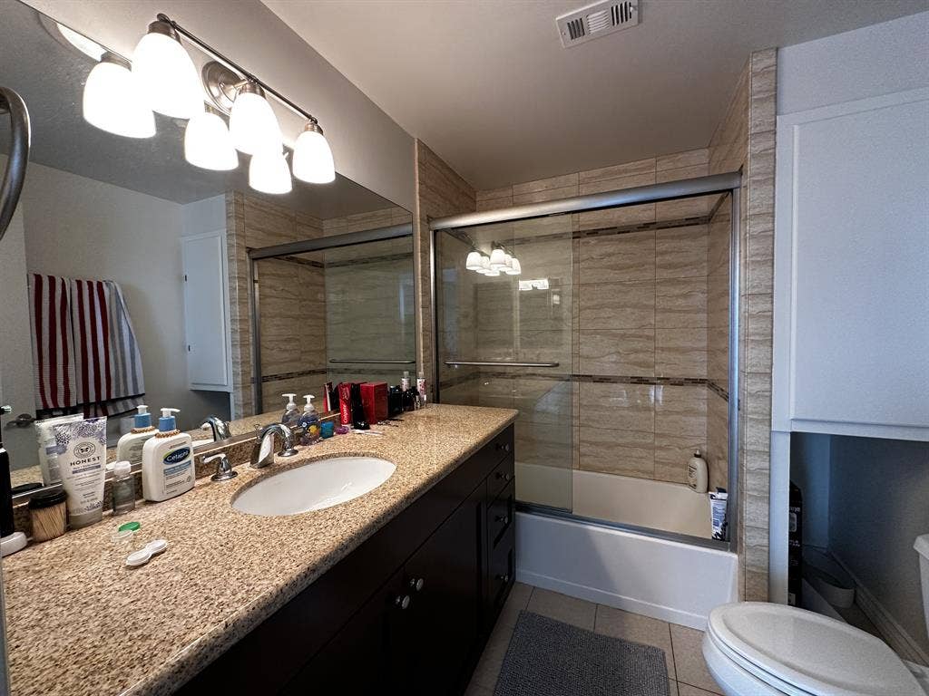 $475/wk | King Suite + Private Bath