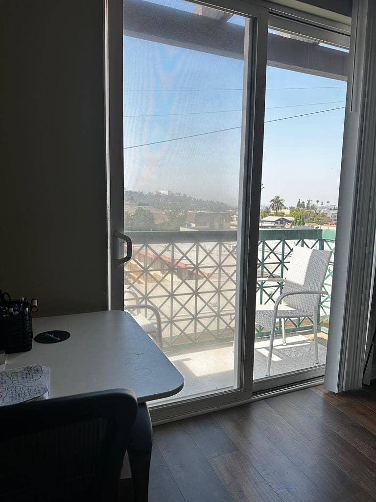 $475/wk | King Suite + Private Bath
