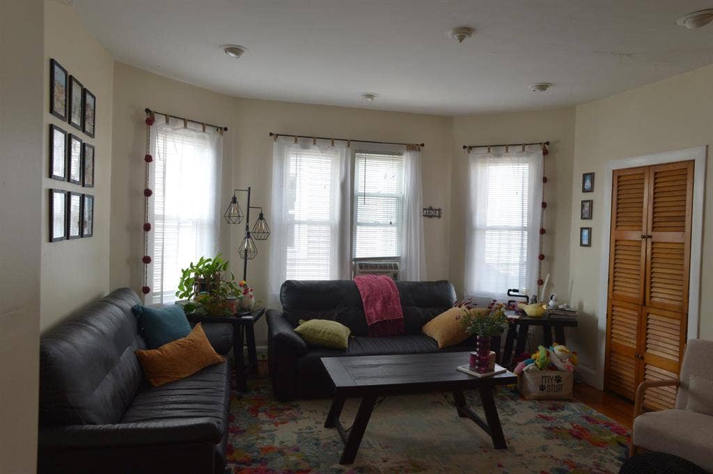 2 beds/1bath