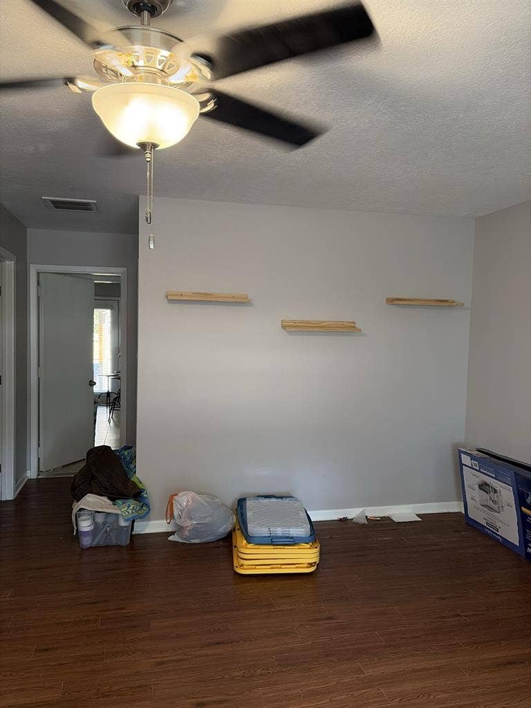 🚨URGENT🚨 FEMALE ROOMMATE NEEDED