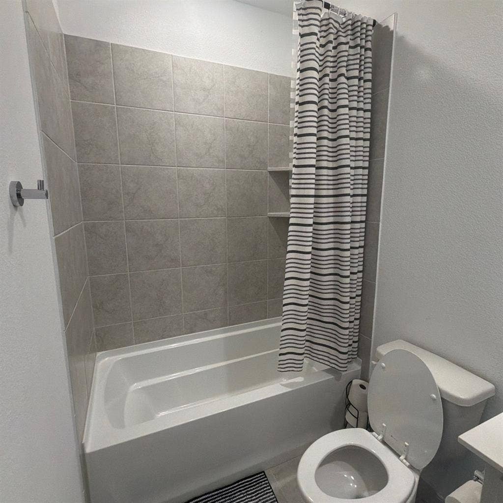 Two bedroom two bathroom for 2000