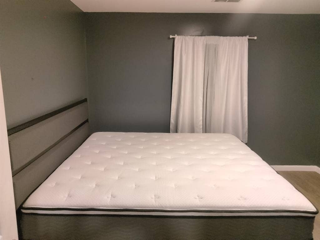 5 BR in Statesville