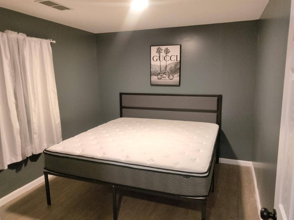 5 BR in Statesville