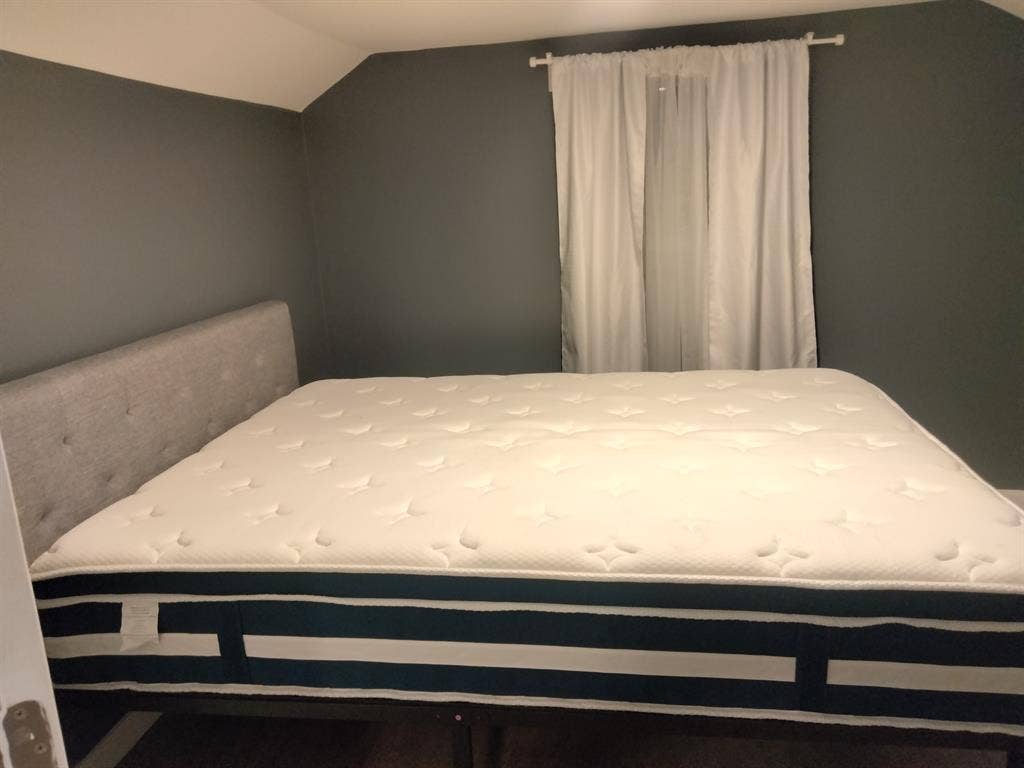 5 BR in Statesville
