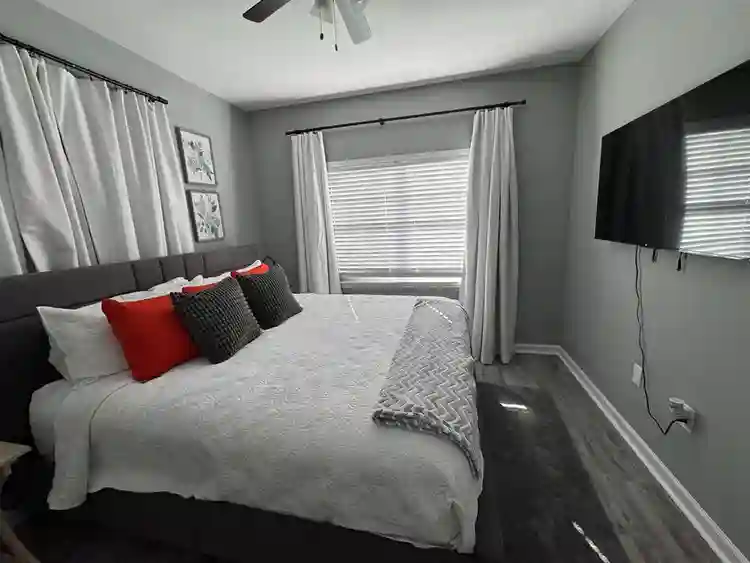 4 BR in Atlanta