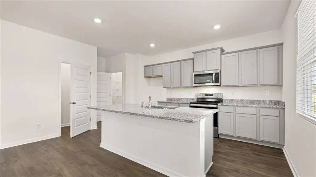 4 BR in Locust Grove