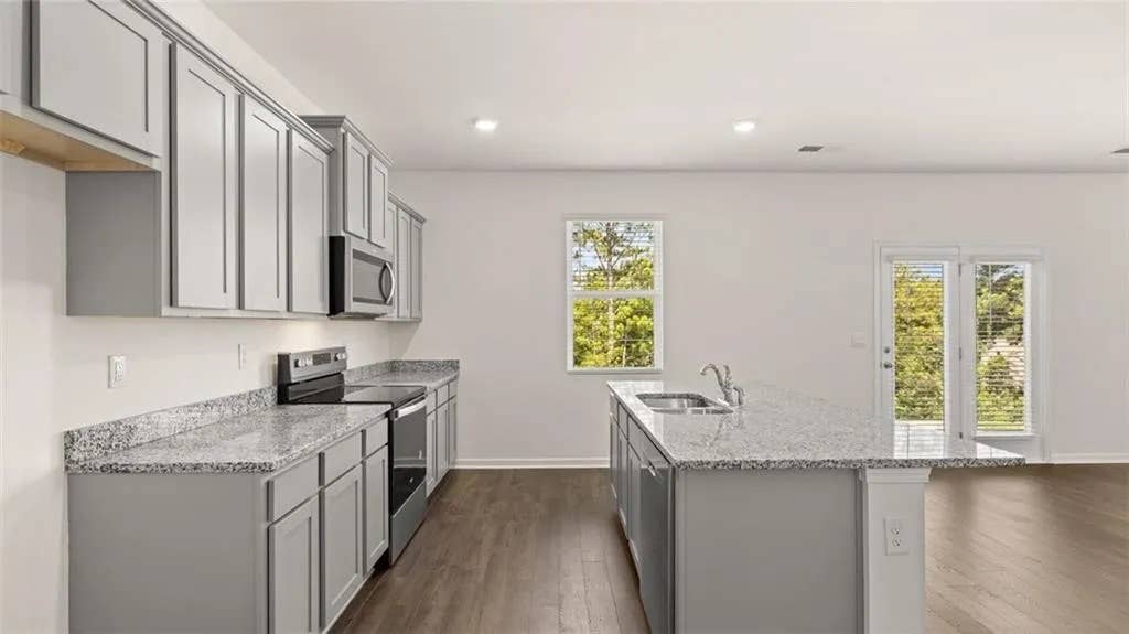 4 BR in Locust Grove